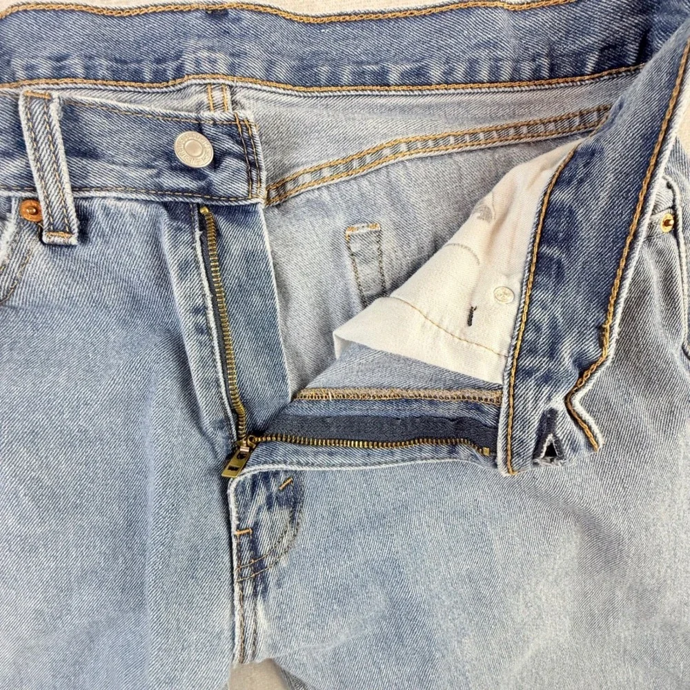 Levi's‎ 505 Regular Fit Light Wash Denim Jeans Mens Size 32x30